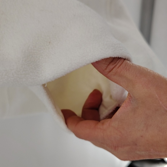 Telluride Clothing Co. pullover top ivory white large pockets and thumb holes - Picture 4 of 7